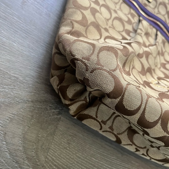 Coach Tan and Gold Signature Shoulder Bag - Picture 5 of 12